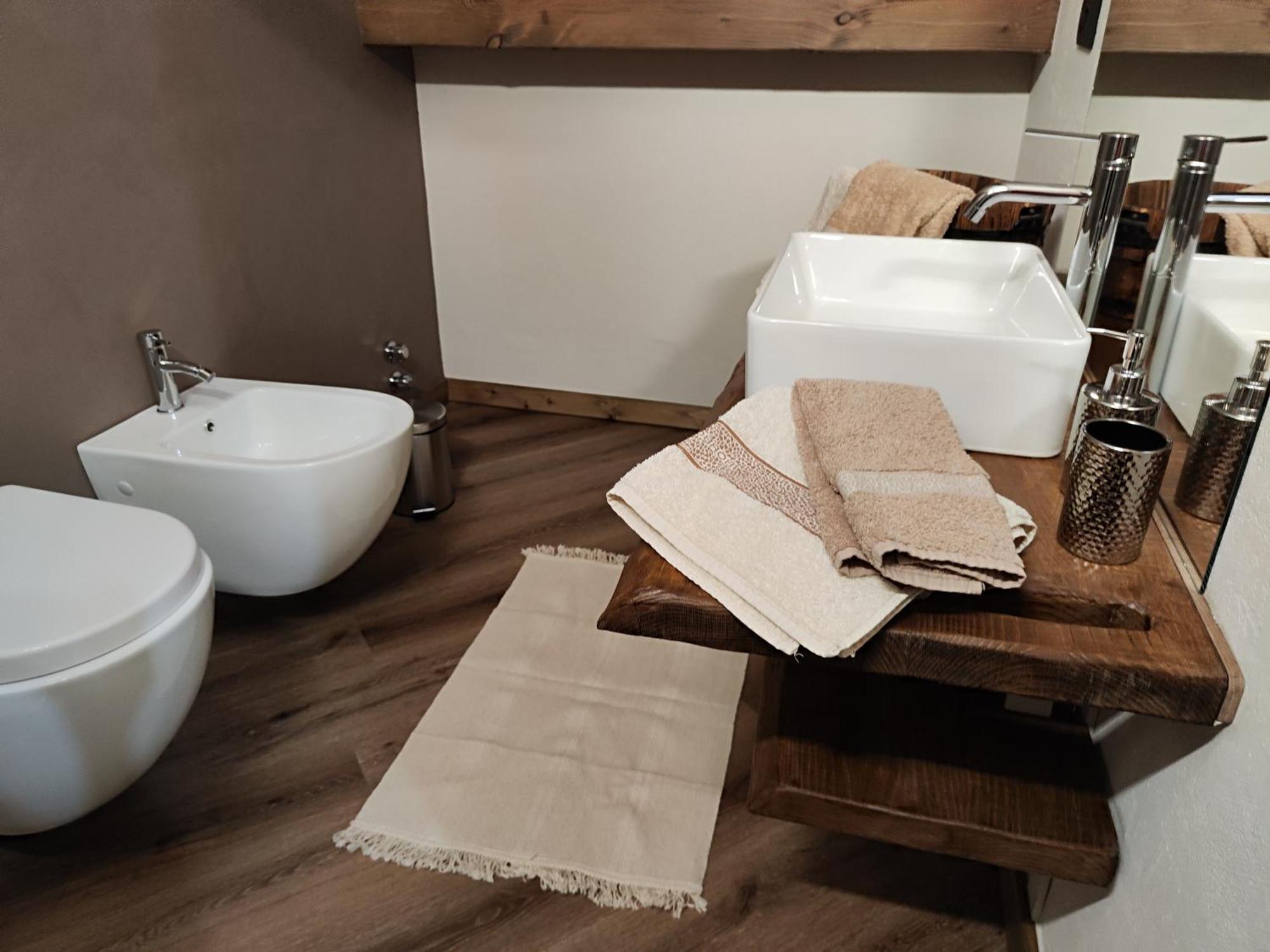 Готель A Casa Da Elide Aymavilles Номер фото